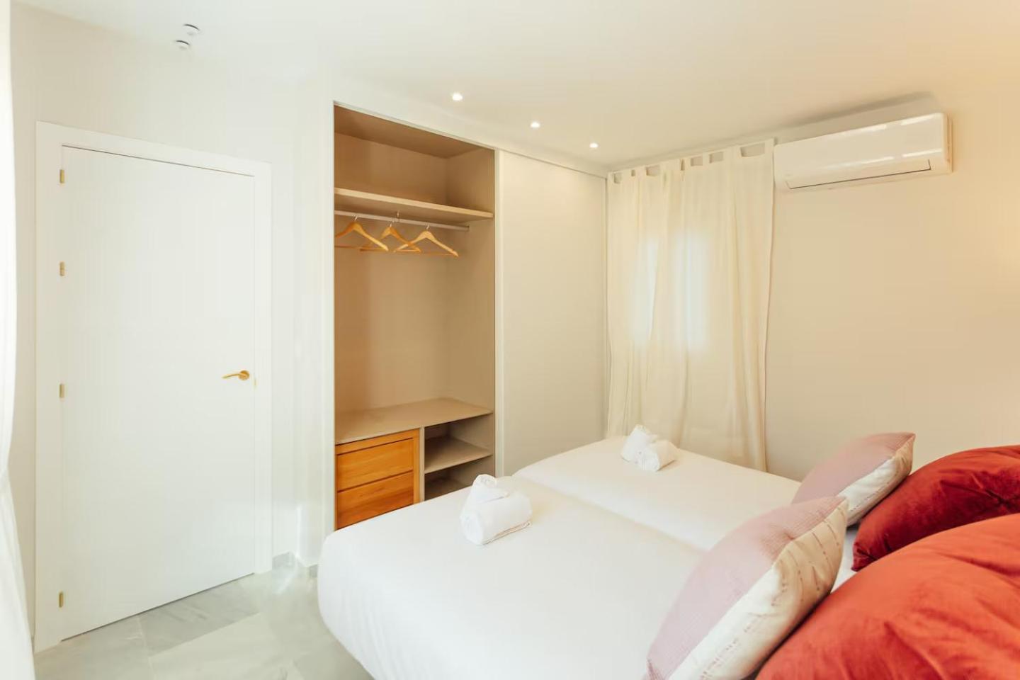 Reformed And Comfy- 2bd 2bth- Arenal Apartment Sevilla